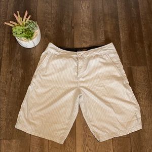 O’Neill hybrid board shorts men’s size 33